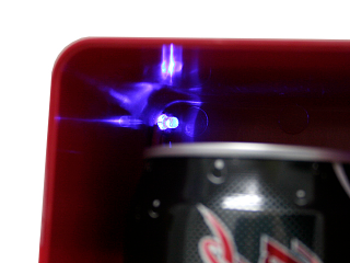 Illustration for article titled USB Mini Fridge Chills Drinks Fast Right at Your Desk